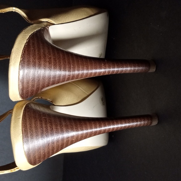 Jessica Simpson high heels - Picture 5 of 8